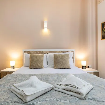 Designer, Fully Equipped Apt, Just Off Tower Road By 360 Estates Lägenhet