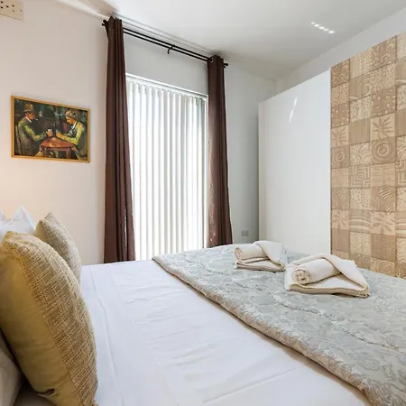 Designer, Fully Equipped Apt, Just Off Tower Road By 360 Estates Sliema