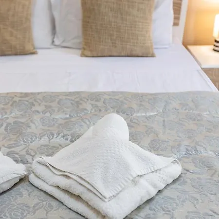 Designer, Fully Equipped Apt, Just Off Tower Road By 360 Estates * Sliema