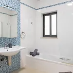 Designer, Fully Equipped Apt, Just Off Tower Road By 360 Estates Sliema