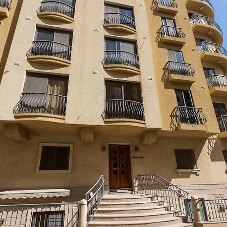 Designer, Fully Equipped Apt, Just Off Tower Road By 360 Estates Апартаменты Слима