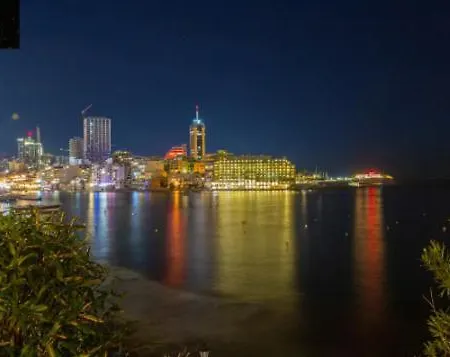 Designer, Fully Equipped Apt, Just Off Tower Road By 360 Estates * Слима