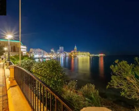 Designer, Fully Equipped Apt, Just Off Tower Road By 360 Estates Apartament