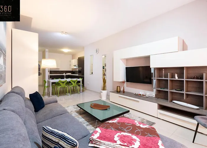 Designer, Fully Equipped Apt, Just Off Tower Road By 360 Estates