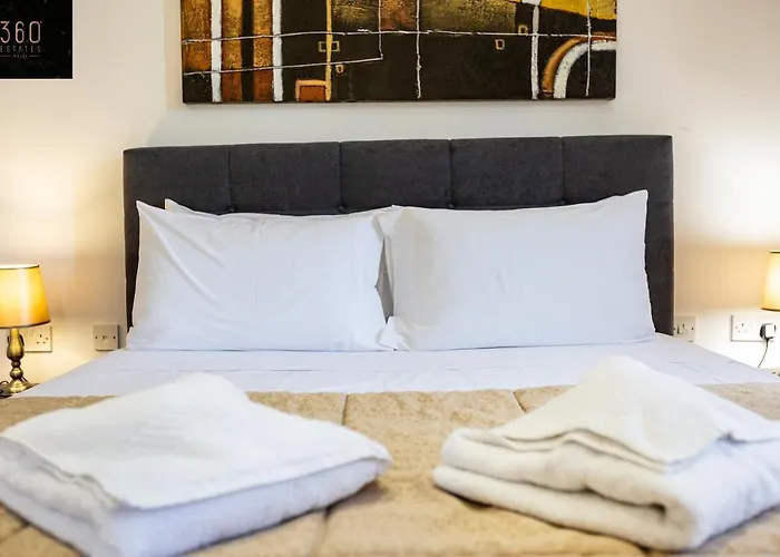 Designer, Fully Equipped Apt, Just Off Tower Road By 360 Estates * Sliema