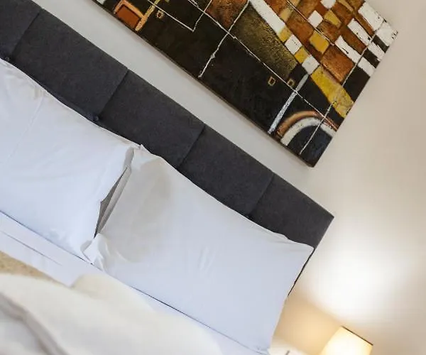 Designer, Fully Equipped Apt, Just Off Tower Road By 360 Estates Sliema